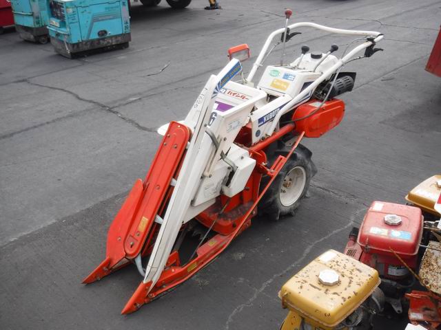 รถเกี่ยวข้าวเดินตาม ยี่ห้อ KUBOTA HF32 | บริษัทเจเอสเอสอาร์ อ๊อกชั่น จำกัด