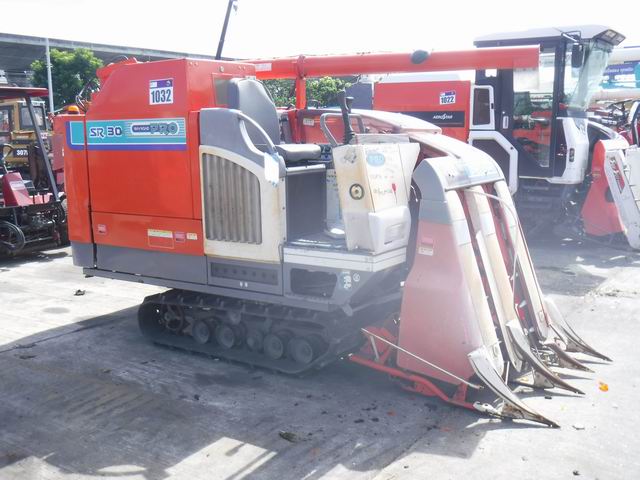 รถเกี่ยวข้าว ยี่ห้อ KUBOTA SR30 | บริษัทเจเอสเอสอาร์ อ๊อกชั่น จำกัด